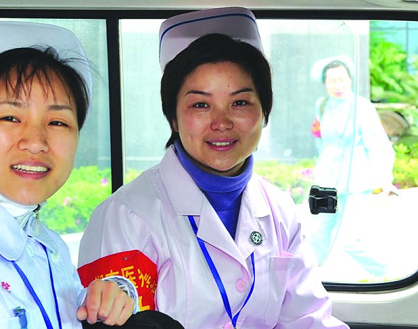 谭彦娟：爱在左，同情在右