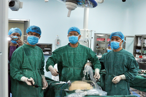 【湘雅名医】朱晒红——微创医学的追梦人