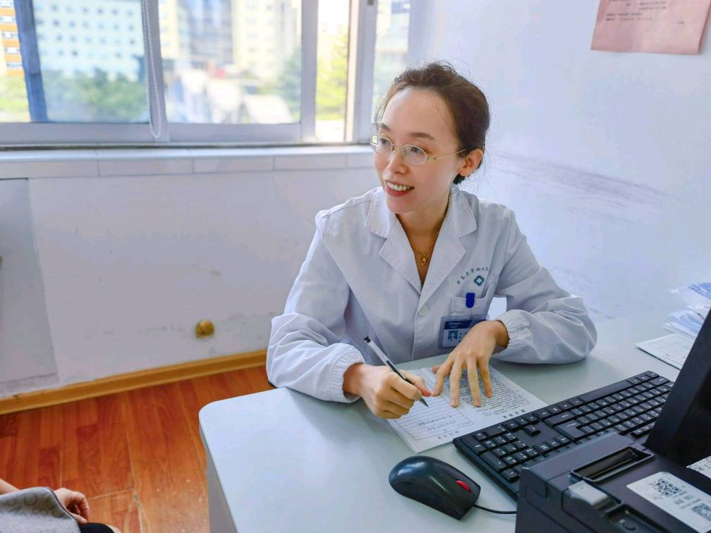 丁澍：像大树一样扎根杏林